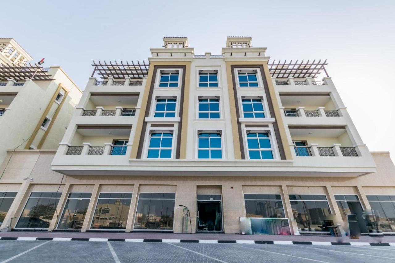 Cozy Rooms And Small Partitions For Men Guests In Dubai Eksteriør billede