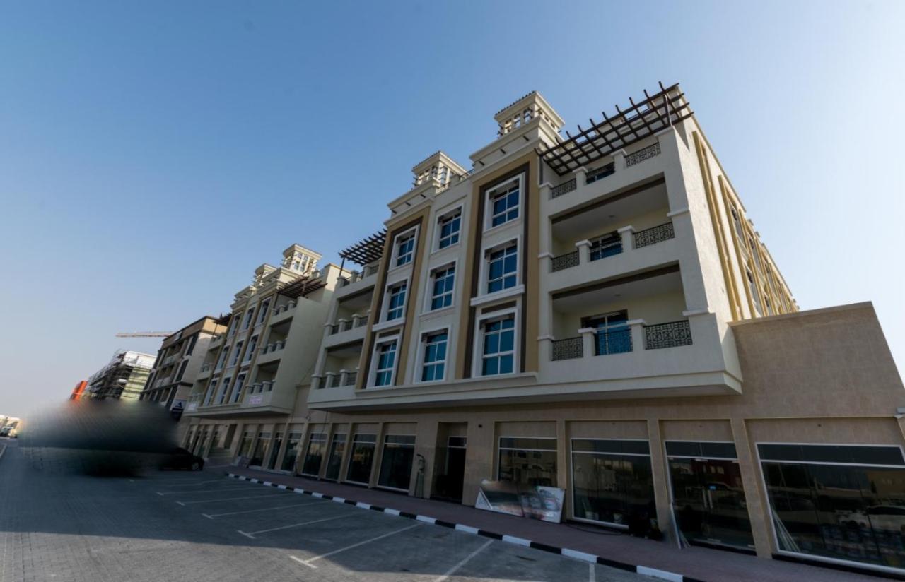 Cozy Rooms And Small Partitions For Men Guests In Dubai Eksteriør billede