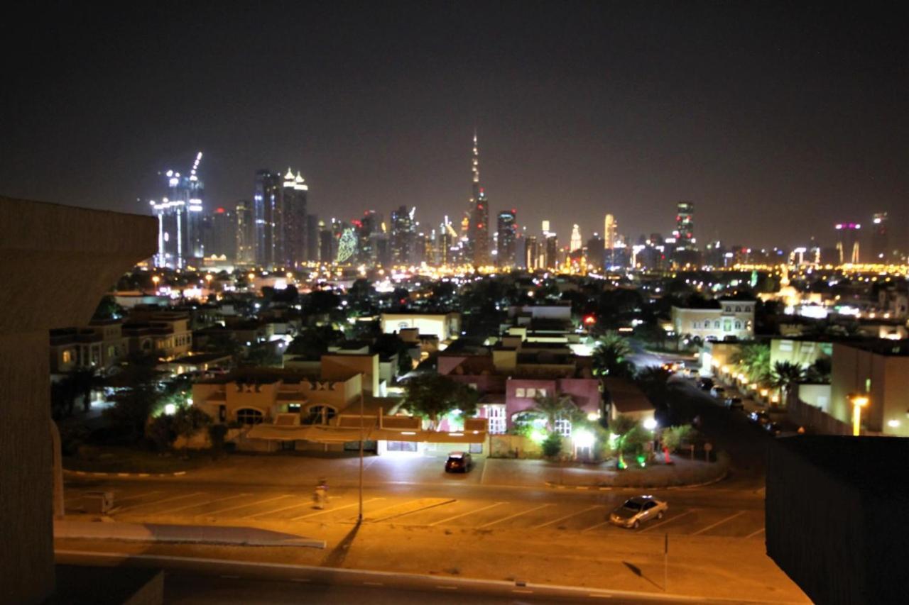 Cozy Rooms And Small Partitions For Men Guests In Dubai Eksteriør billede