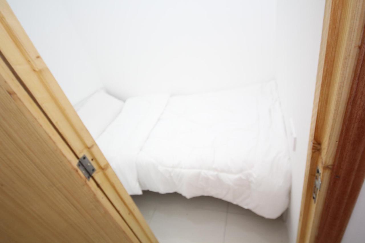 Cozy Rooms And Small Partitions For Men Guests In Dubai Eksteriør billede