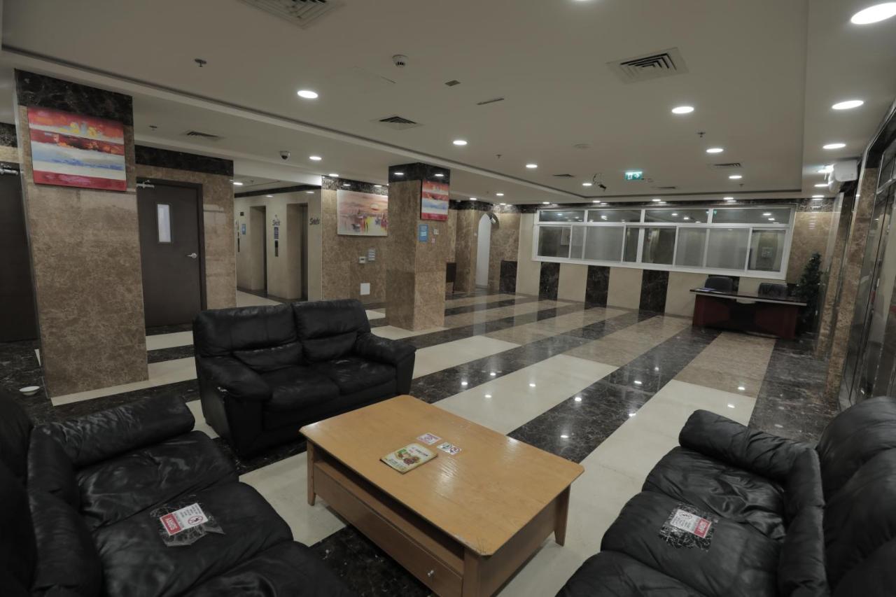 Cozy Rooms And Small Partitions For Men Guests In Dubai Eksteriør billede