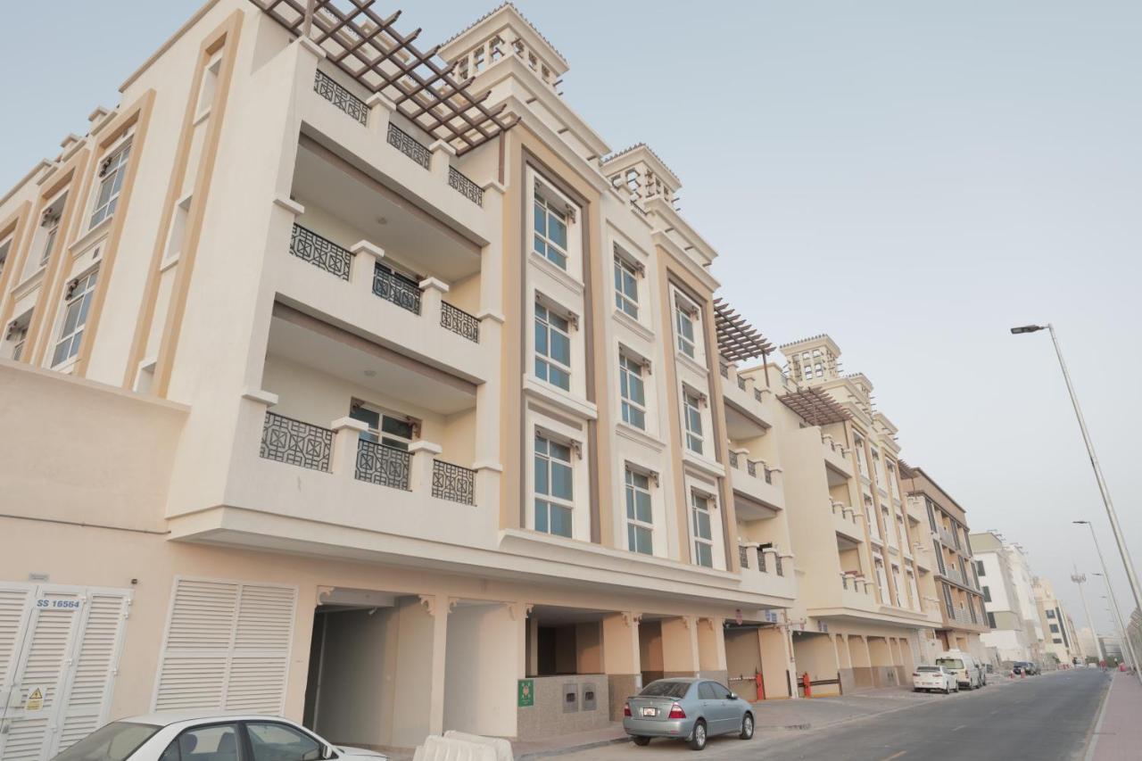 Cozy Rooms And Small Partitions For Men Guests In Dubai Eksteriør billede