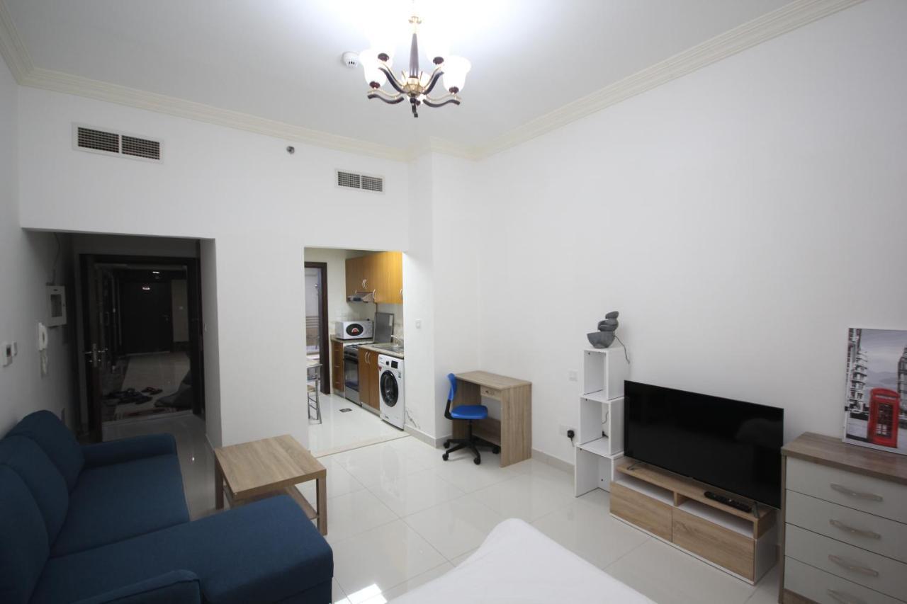 Cozy Rooms And Small Partitions For Men Guests In Dubai Eksteriør billede