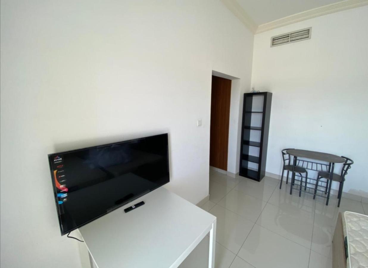 Cozy Rooms And Small Partitions For Men Guests In Dubai Eksteriør billede