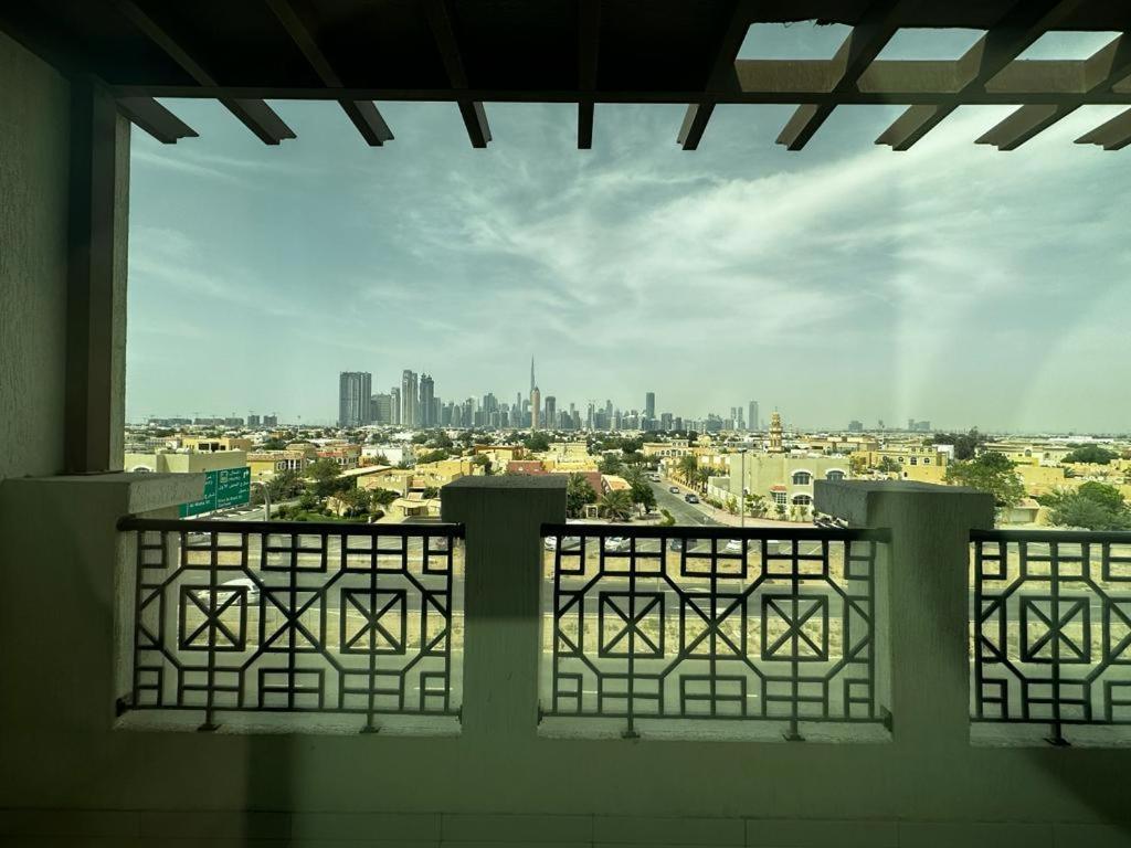 Cozy Rooms And Small Partitions For Men Guests In Dubai Eksteriør billede