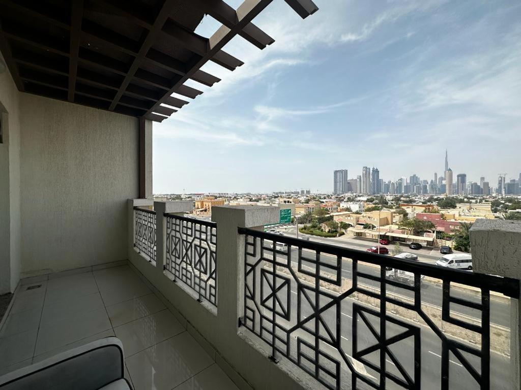 Cozy Rooms And Small Partitions For Men Guests In Dubai Eksteriør billede